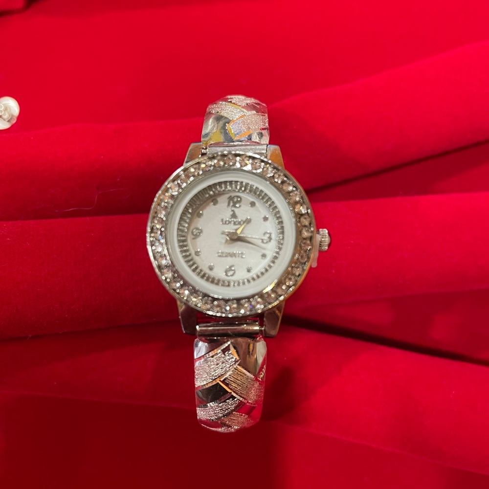 Silver 9.25 watch